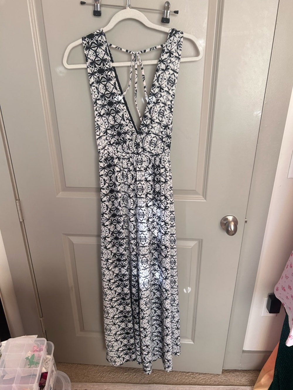 Sleeveless Black & White V-Neck Maxi Romper
